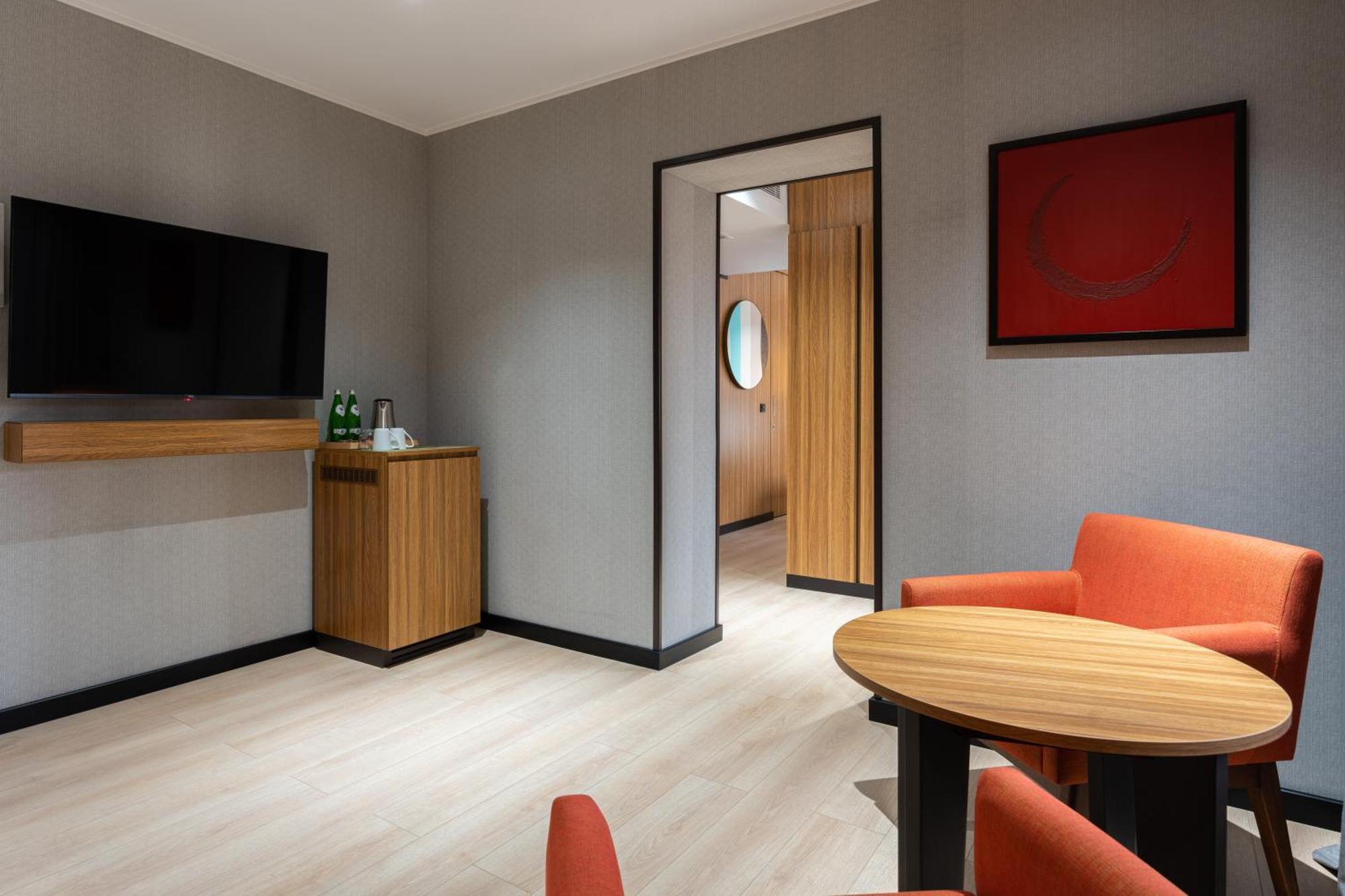 Ramada Encore By Wyndham Tashkent Bagian luar foto