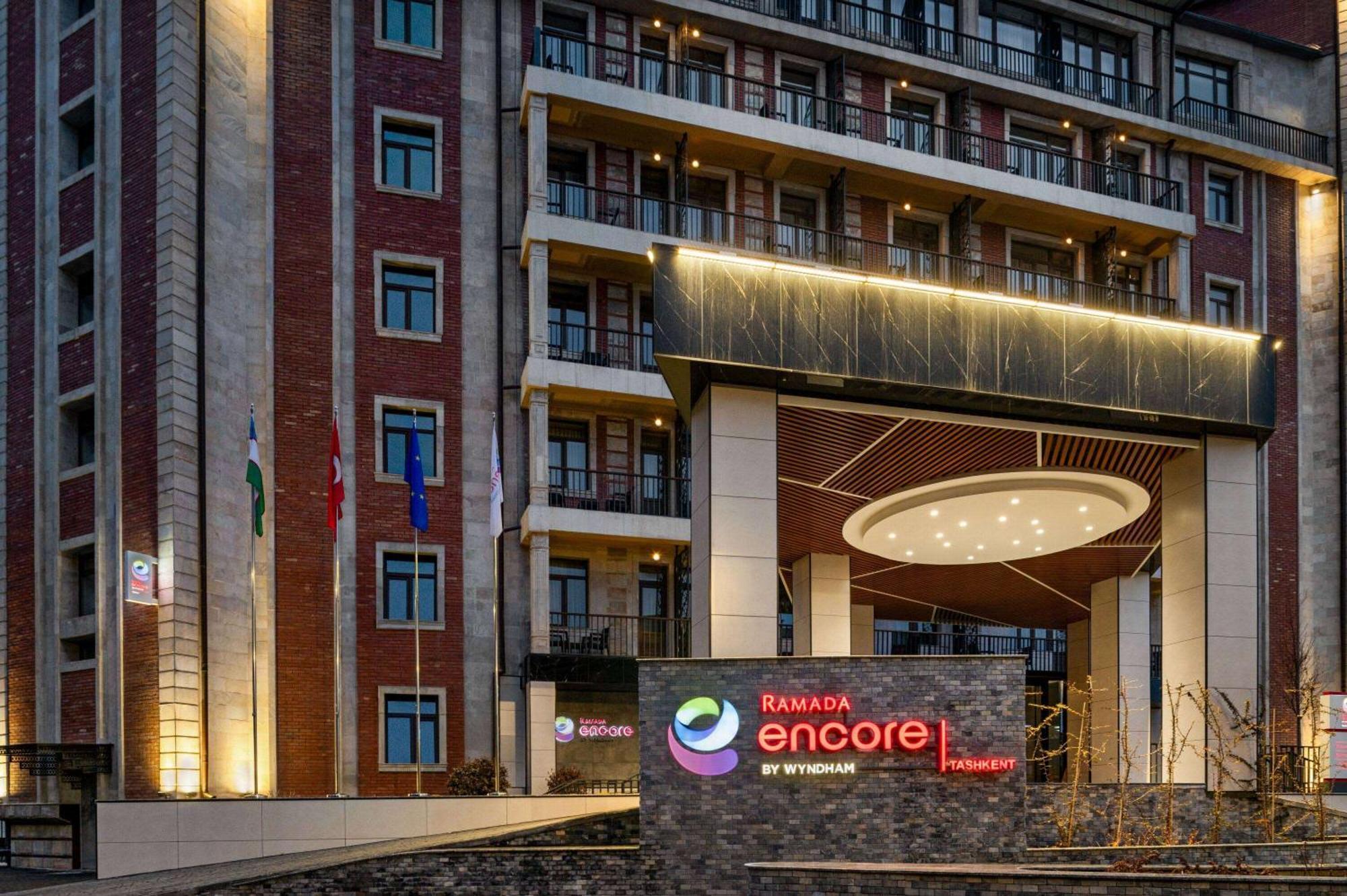 Ramada Encore By Wyndham Tashkent Bagian luar foto