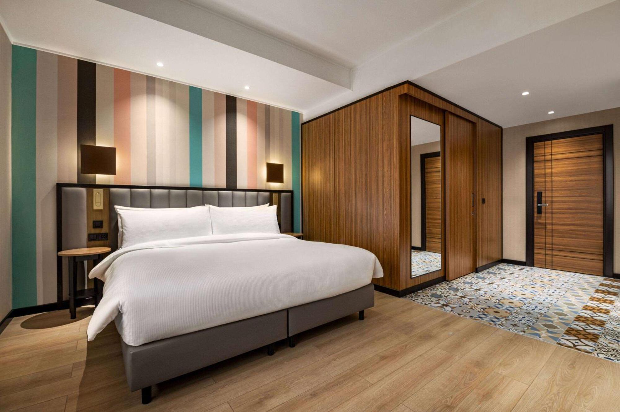 Ramada Encore By Wyndham Tashkent Bagian luar foto