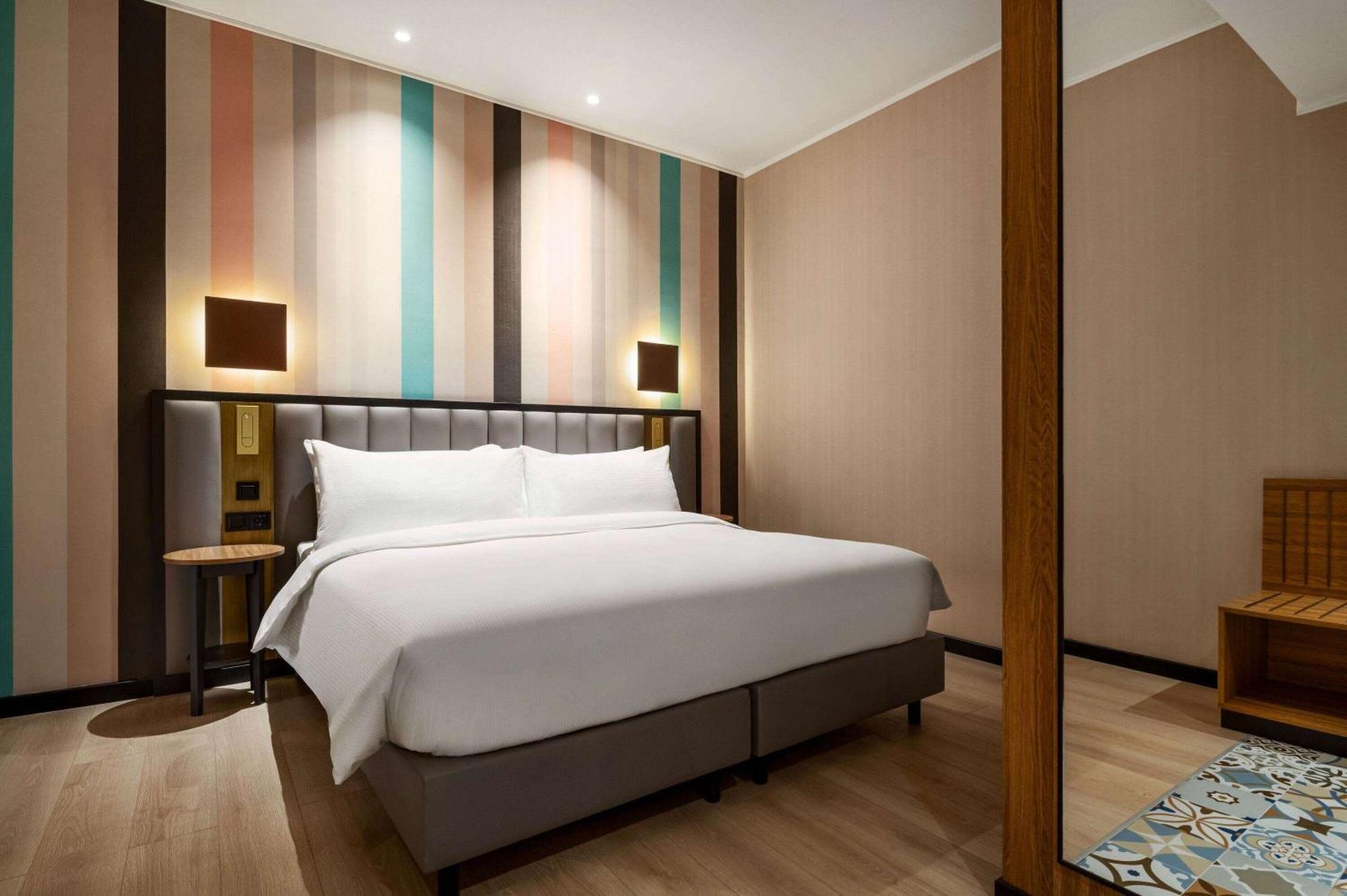 Ramada Encore By Wyndham Tashkent Bagian luar foto