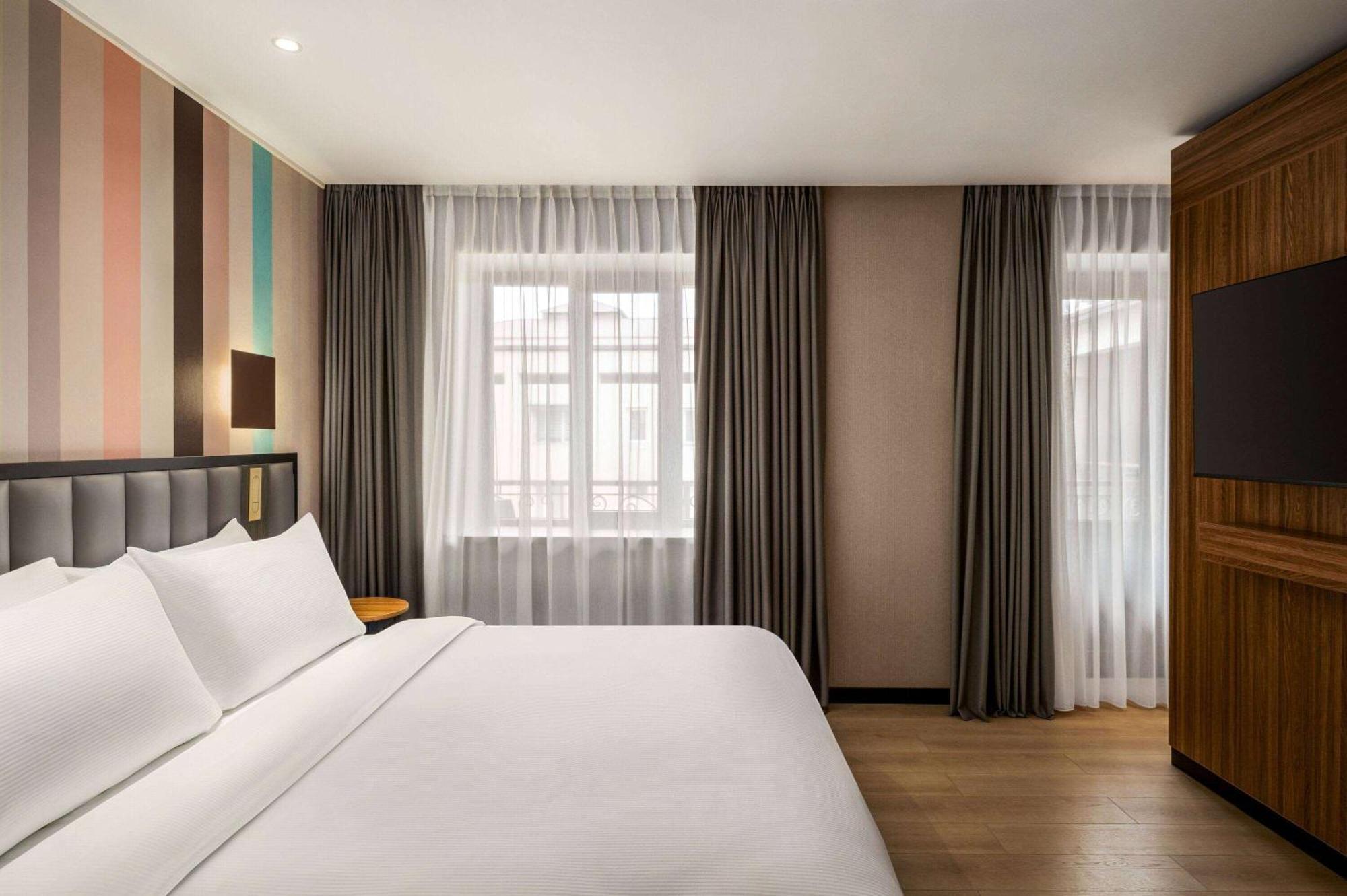 Ramada Encore By Wyndham Tashkent Bagian luar foto